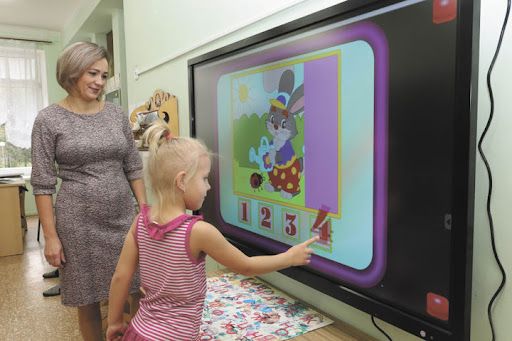 Ассортимент лучших интерактивных панелей для детского сада